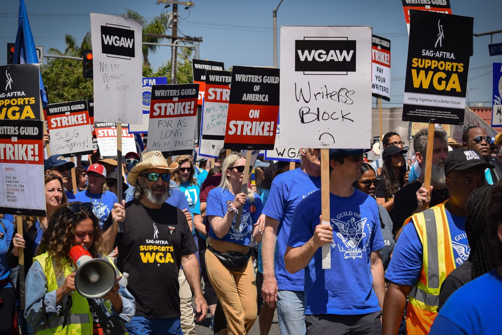 Modern Labor Battles and New Frontiers (image credits: wikimedia)