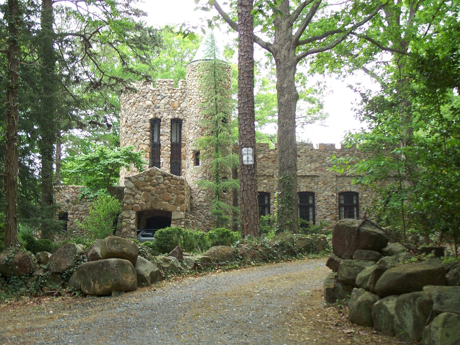 Order of Gimghoul at the University of North Carolina at Chapel Hill (image credits: wikimedia)