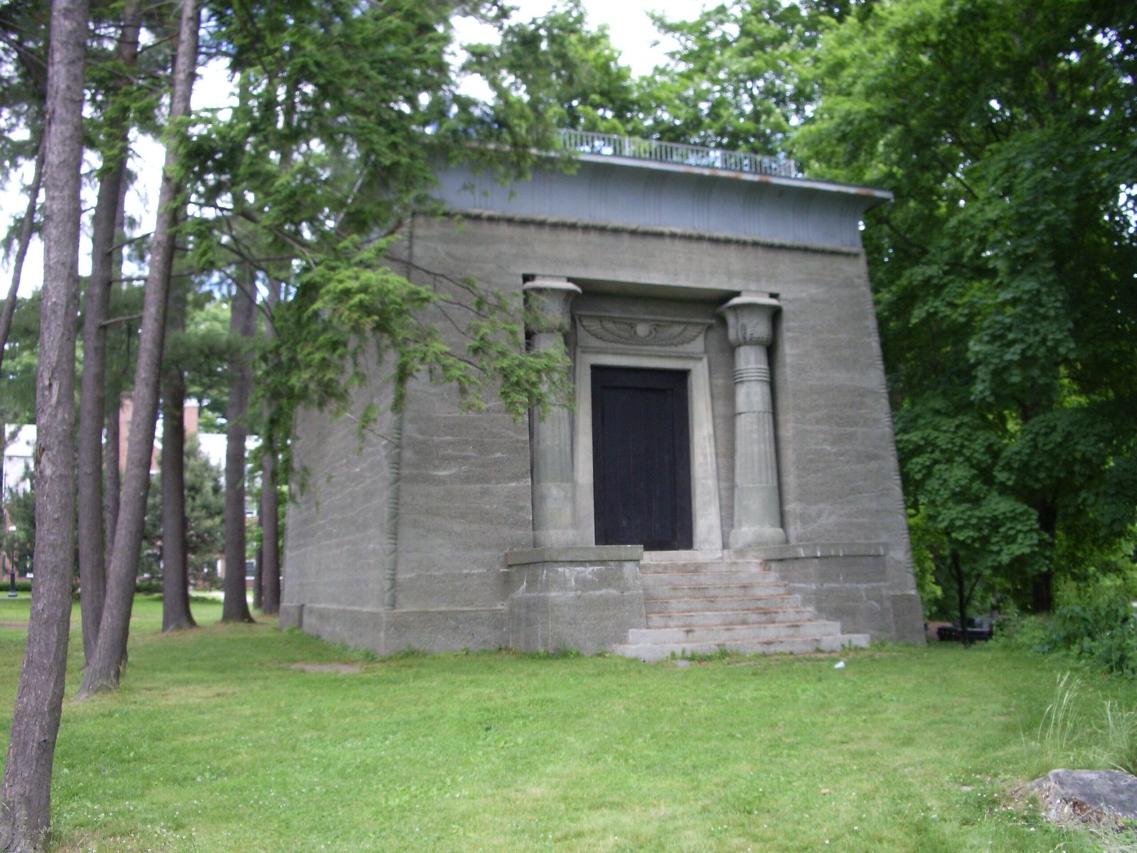 The Sphinx at Dartmouth College (image credits: wikimedia)