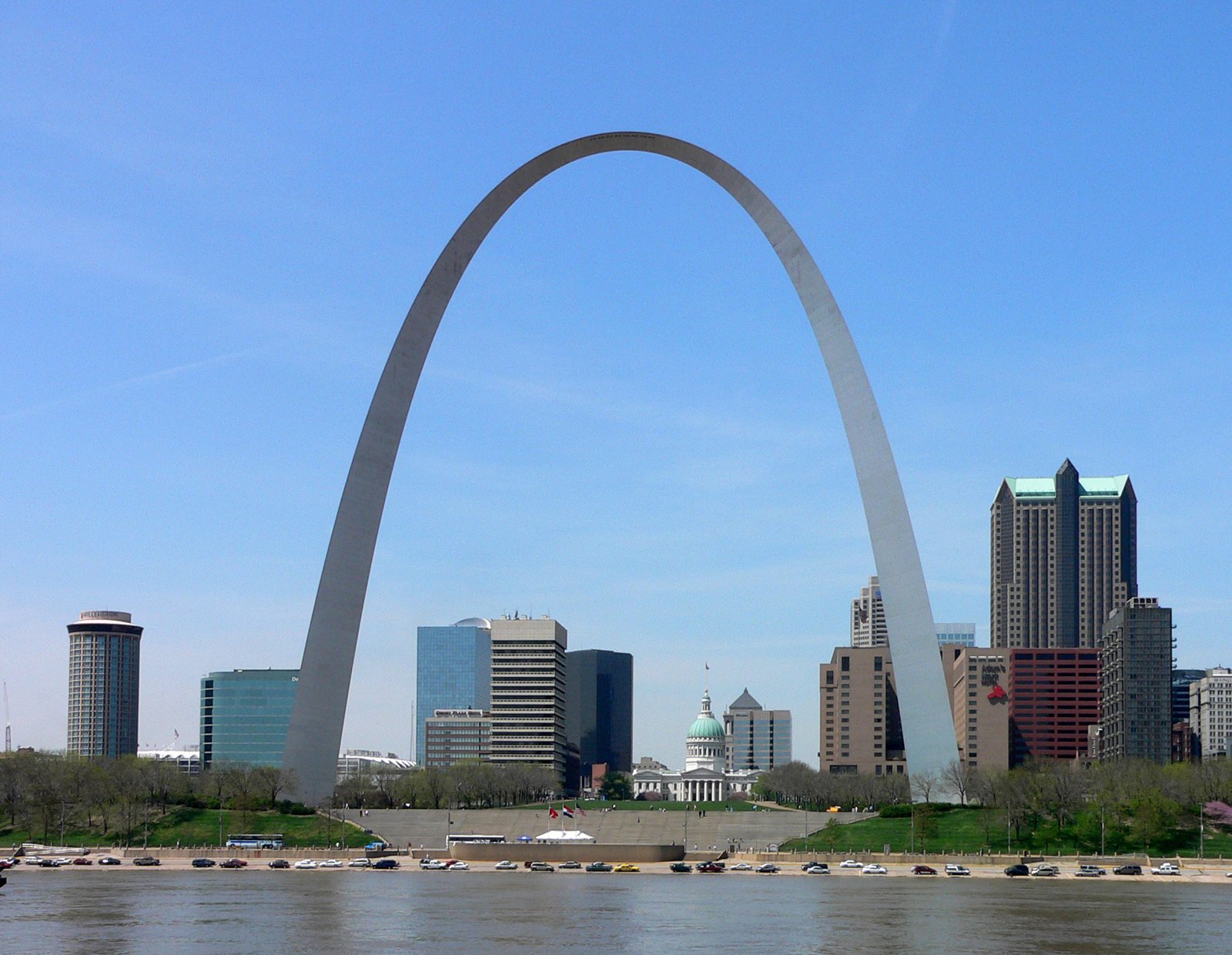 Gateway Arch: A Hidden Mathematical Marvel (image credits: wikimedia)