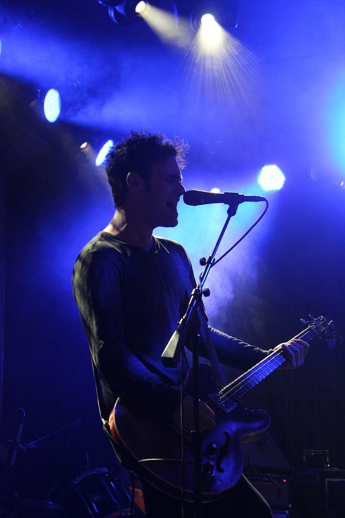 Shoegaze: The Dreamy Sound That's Mesmerizing Gen Z (image credits: flickr)