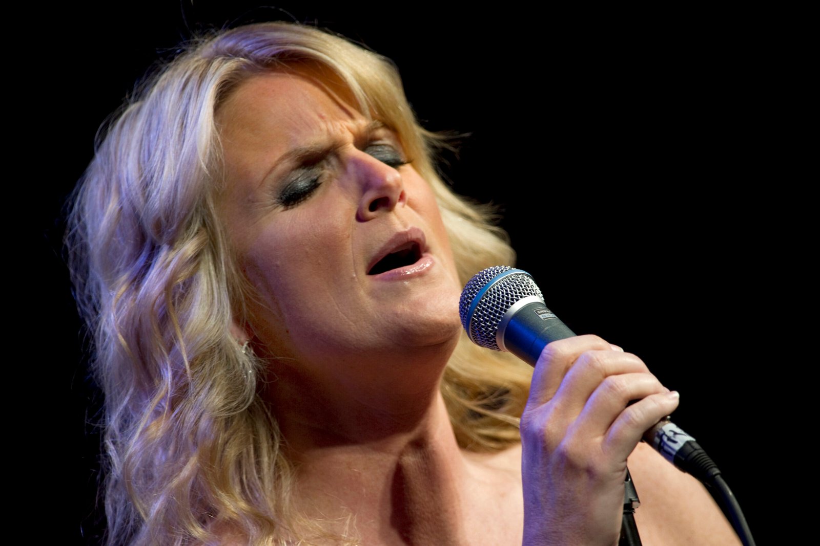 15 Forgotten Songs That Defined the Summer You Never Talk About Anymore