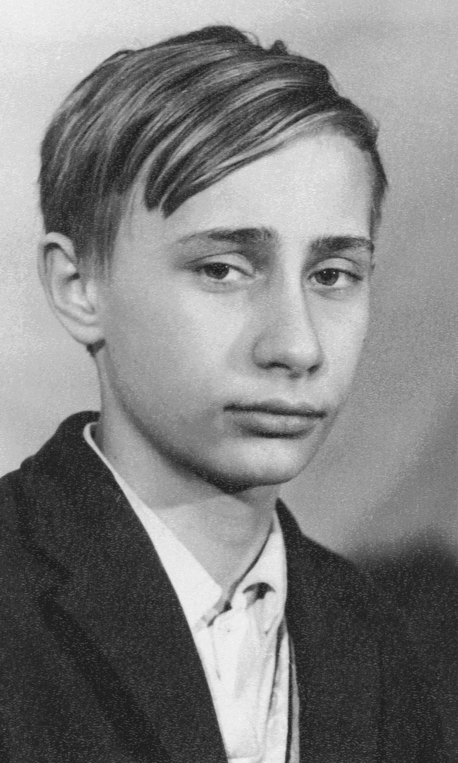 The Making of a Future Leader (image credits: wikimedia)