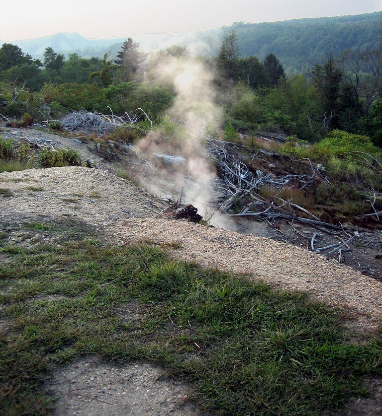 Centralia, Pennsylvania - The Fire That Never Dies (image credits: wikimedia)