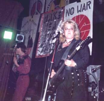 Punk Rock & Thatcherism (UK, 1980s) (image credits: Transferred from en.wikipedia to Commons by Sfan00_IMG using CommonsHelper., CC BY-SA 3.0, https://commons.wikimedia.org/w/index.php?curid=5965852)