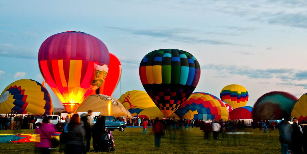Albuquerque Balloon Fiesta: A Radio Station Birthday Party That Floated Away (image credits: flickr)