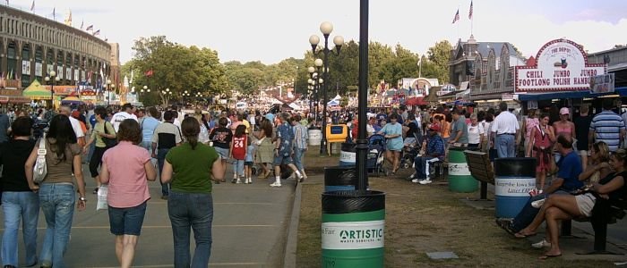 Iowa State Fair: Where Butter Sculptures Became Political Statements (image credits: self-taken photo by the author, CC BY-SA 3.0, https://commons.wikimedia.org/w/index.php?curid=7739637)