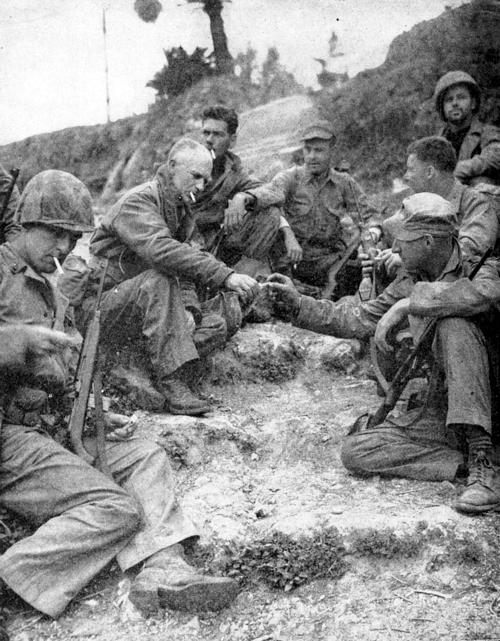 Ernie Pyle: The GI’s Best Friend (image credits: Once Upon A Time In War http://demons.swallowthesky.org/tagged/World+War+II%3A+Pacific+Theater/, Public domain, https://commons.wikimedia.org/w/index.php?curid=23704782)