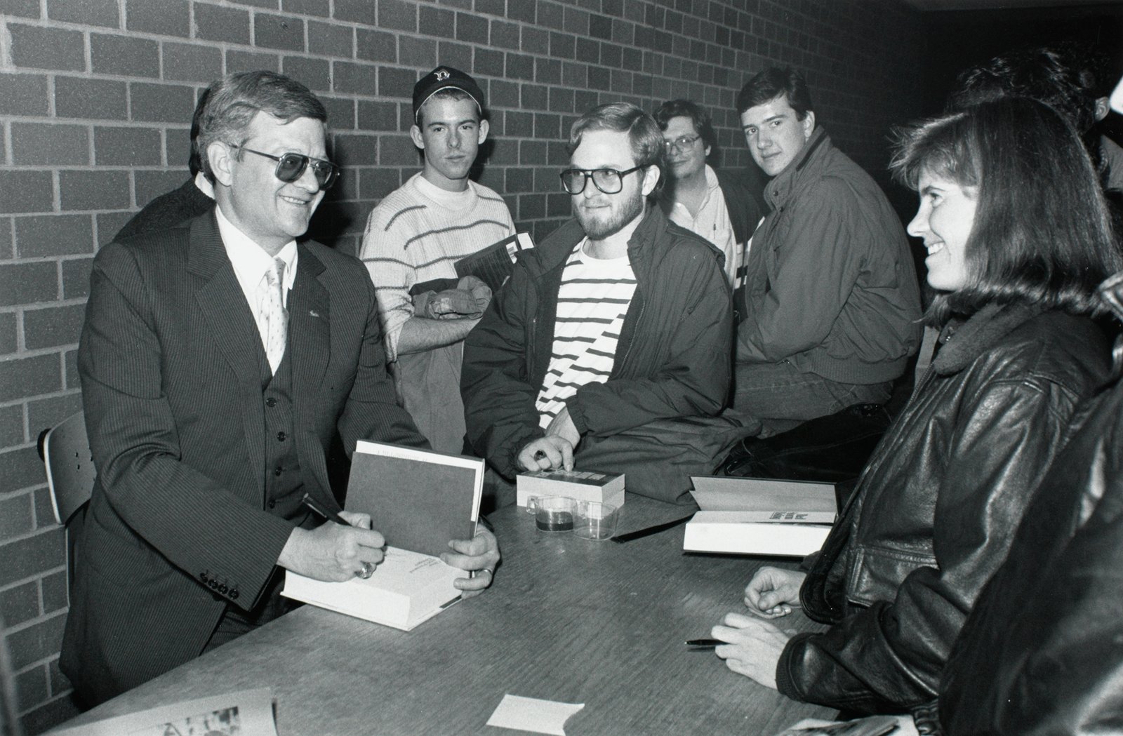 Tom Clancy and the Rise of Defense Technology (image credits: Flickr, CC BY-SA 2.0, https://commons.wikimedia.org/w/index.php?curid=19642703)