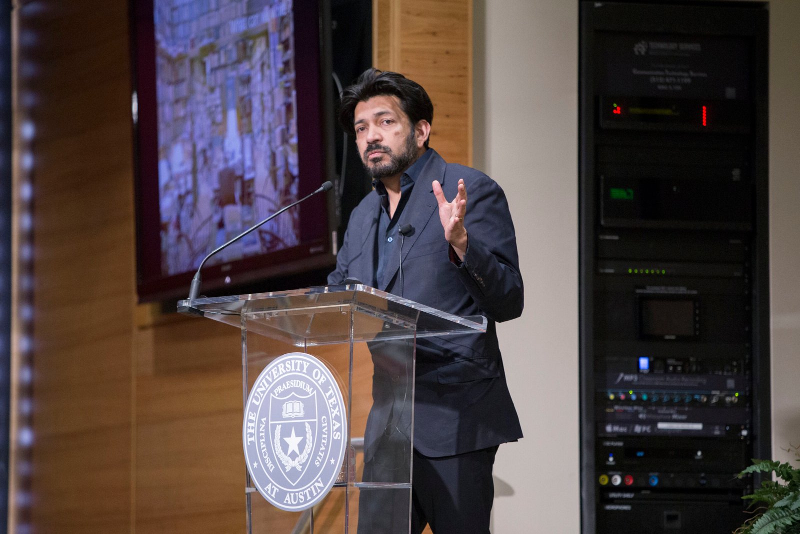 The Gene by Siddhartha Mukherjee (image credits: IMG_1919, CC BY-SA 2.0, https://commons.wikimedia.org/w/index.php?curid=80810531)