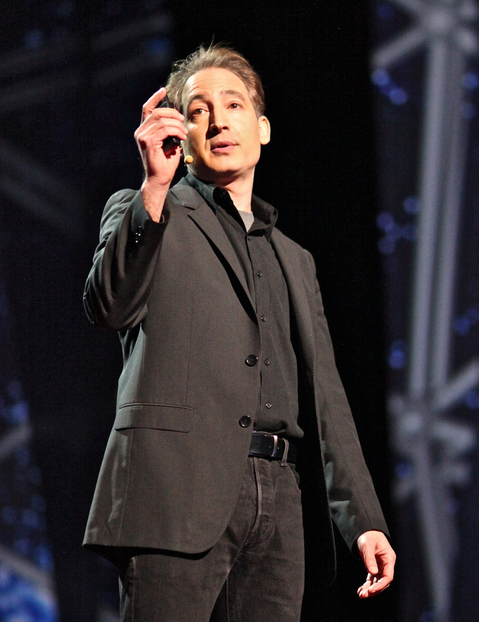 The Elegant Universe by Brian Greene (image credits: By Steve Jurvetson, CC BY 2.0, https://commons.wikimedia.org/w/index.php?curid=46203070)