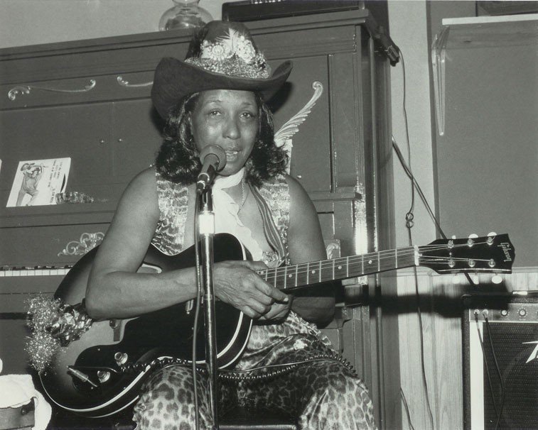 Jessie Mae Hemphill – Fife and Drum Blues (image credits: wikimedia)