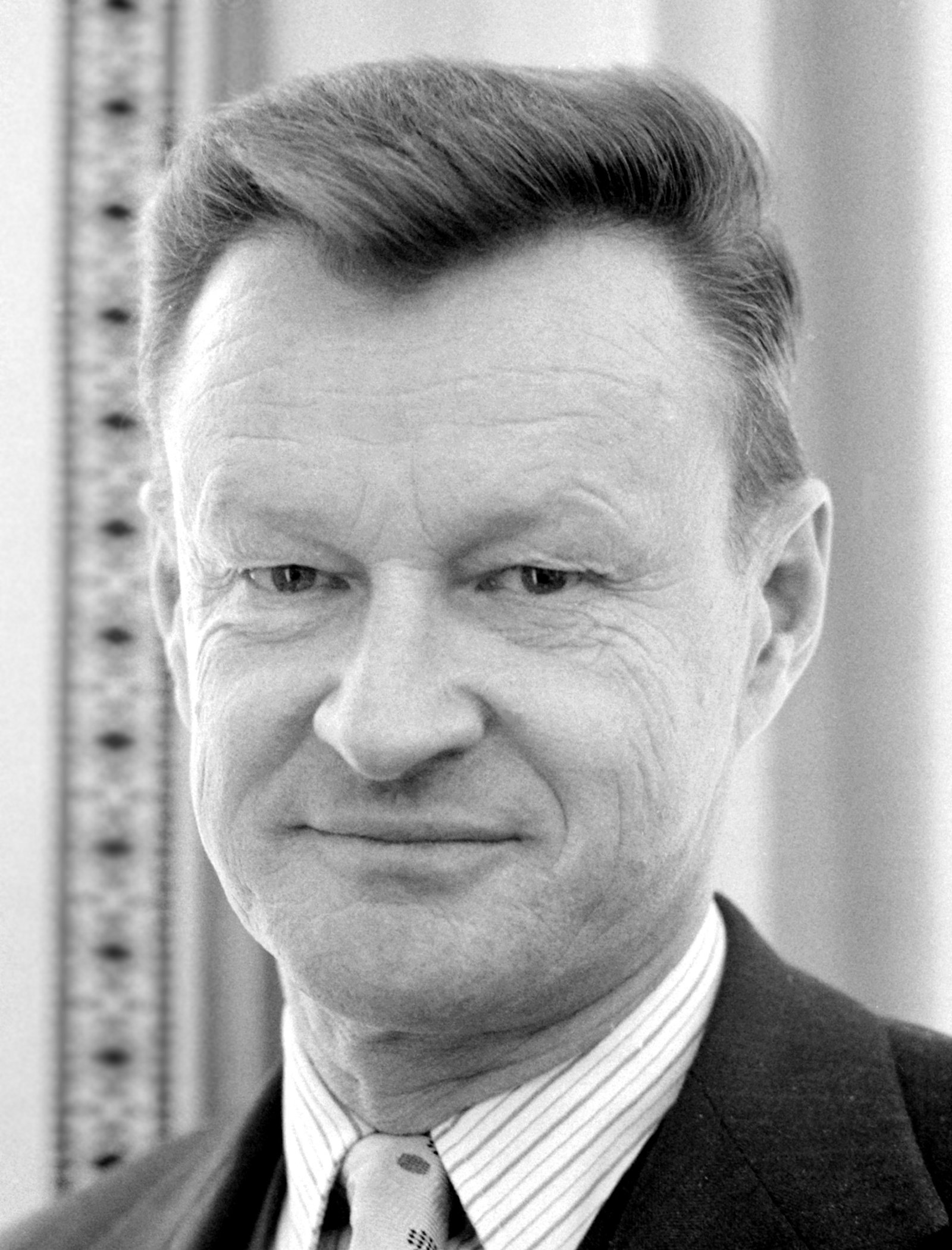 The Grand Chessboard by Zbigniew Brzezinski (image credits: This tag does not indicate the copyright status of the attached work. A normal copyright tag is still required. See Commons:Licensing., Public domain, https://commons.wikimedia.org/w/index.php?curid=4616131)