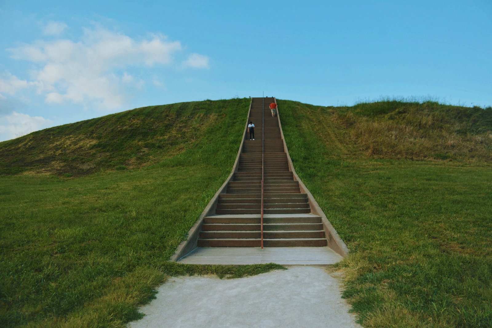 St. Louis – Built on Ancient Sacred Mounds (image credits: wikimedia)