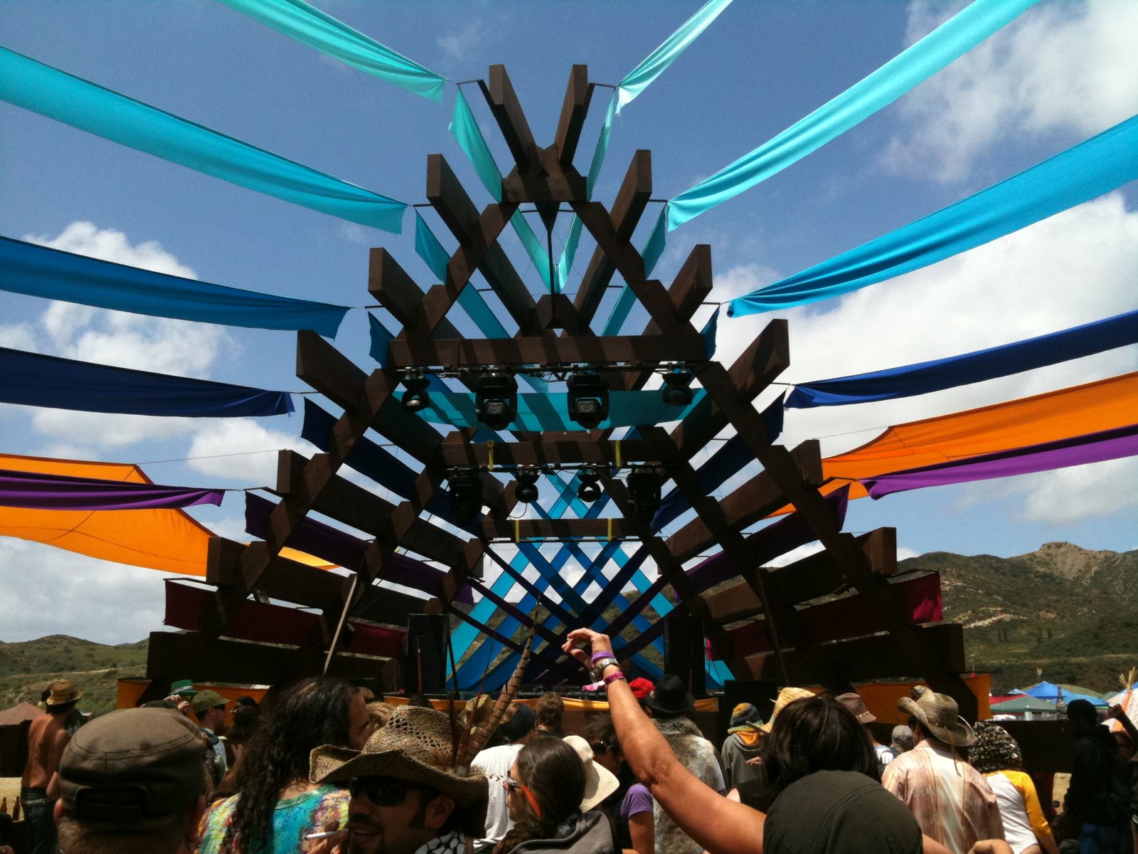 Lightning in a Bottle (image credits: Woogie stage at Lightning in a Bottle 2011, CC BY 2.0, https://commons.wikimedia.org/w/index.php?curid=37519971)