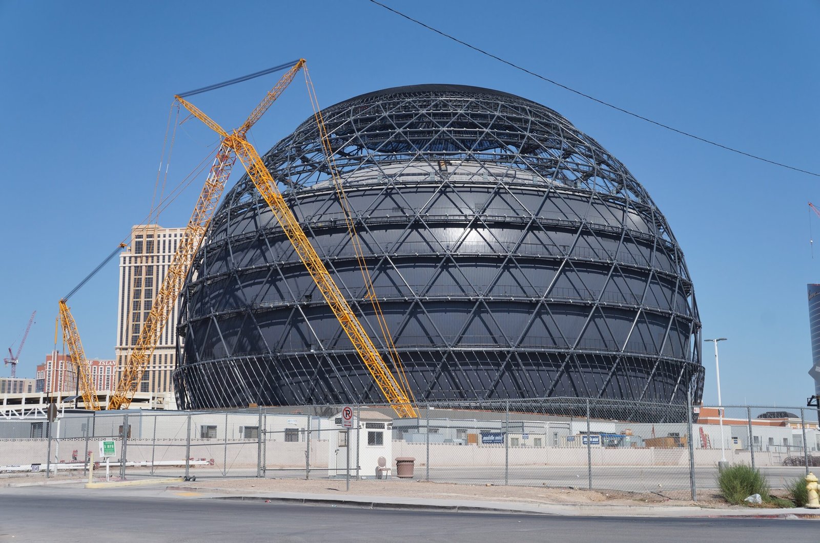 Record-Breaking Construction Costs (image credits: By SounderBruce, CC BY-SA 4.0, https://commons.wikimedia.org/w/index.php?curid=123098848)