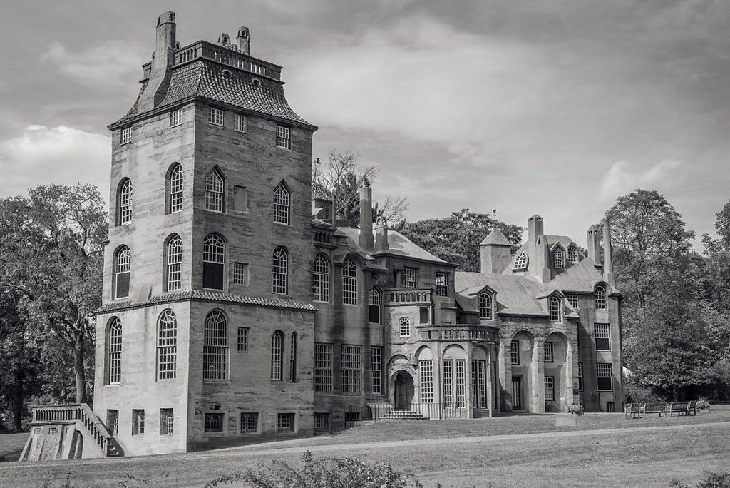Fonthill Castle: The Concrete Dreamer (image credits: flickr)