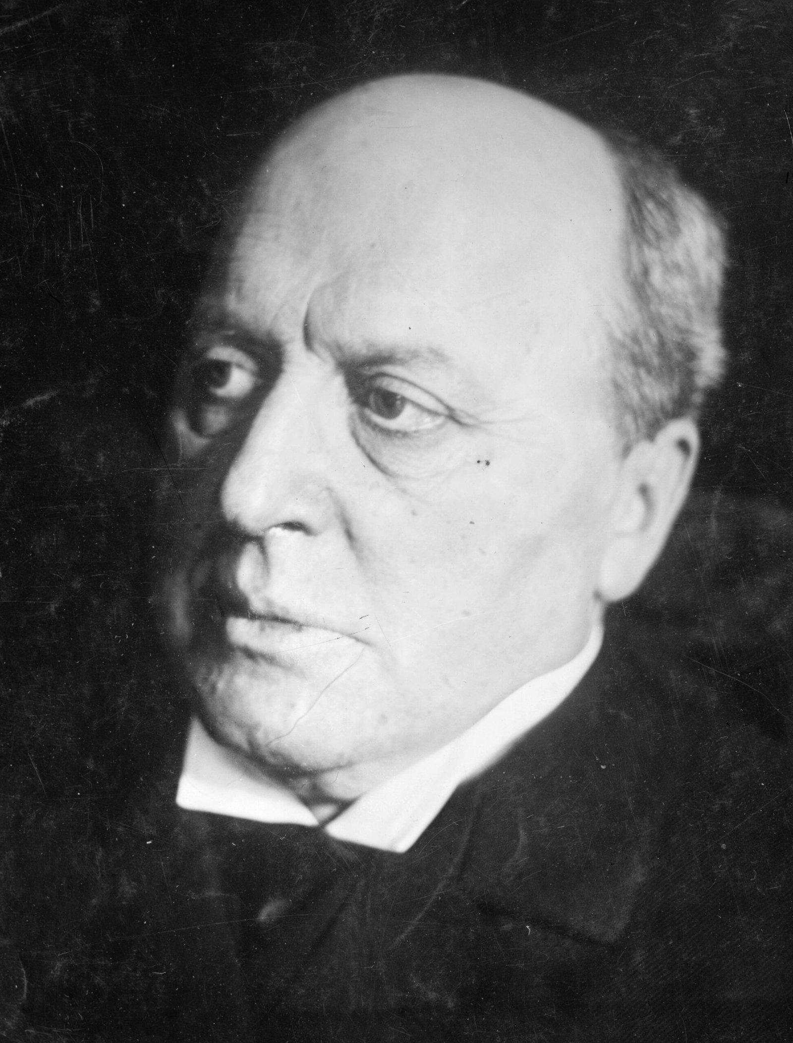 Henry James – Repression and Isolation (image credits: This image  is available from the United States Library of Congress's Prints and Photographs division under the digital ID ggbain.04703.This tag does not indicate the copyright status of the attached work. A normal copyright tag is still required. See Commons:Licensing., Public domain, https://commons.wikimedia.org/w/index.php?curid=2718082)