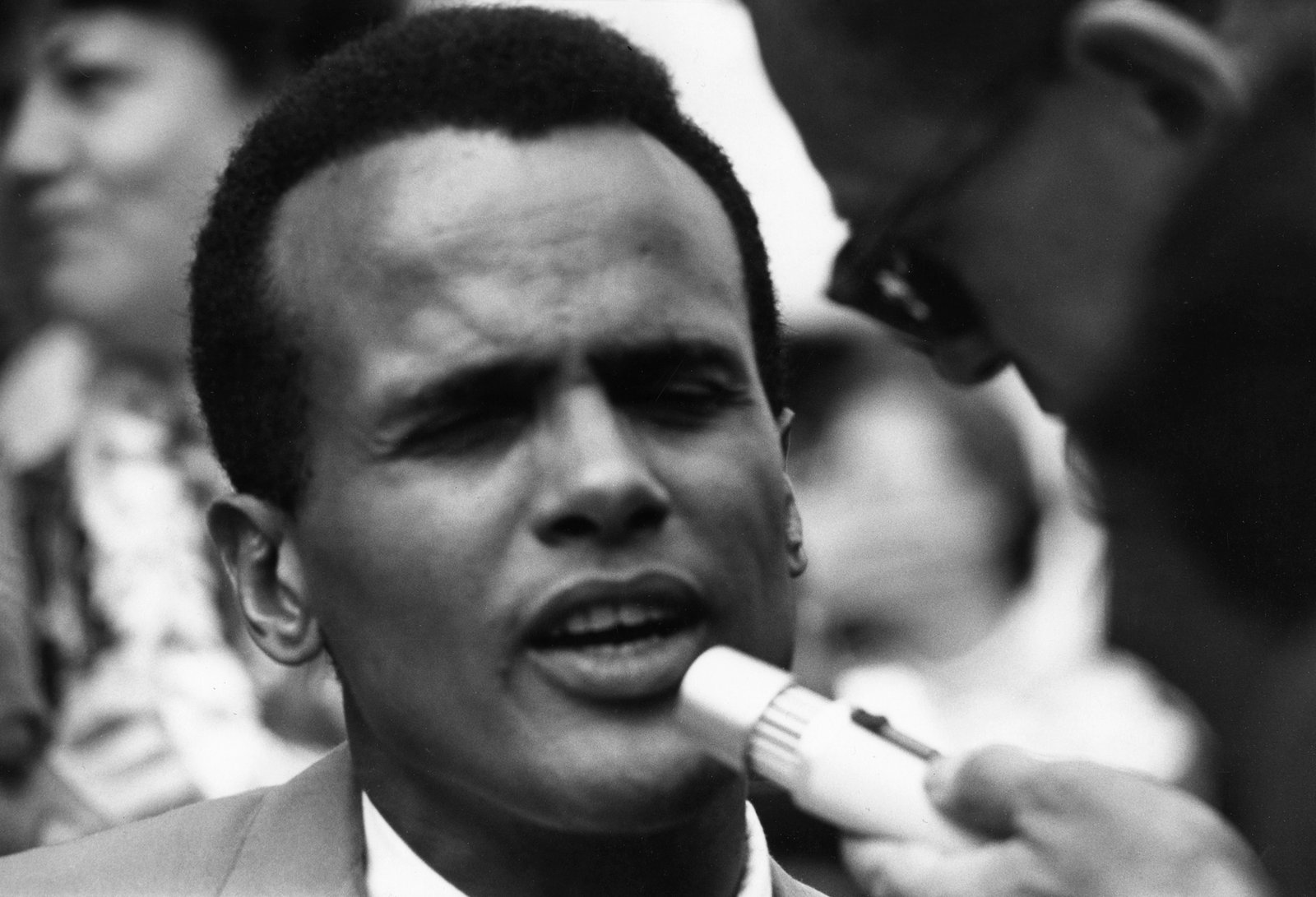 Harry Belafonte's Underground Railroad of Money (image credits: NARA - ARC Identifier:542075 (use https://arcweb.archives.gov/arc/basic_search.jsp and search Actor and Vocalist Harry Belafonte), Public domain, https://commons.wikimedia.org/w/index.php?curid=146400)