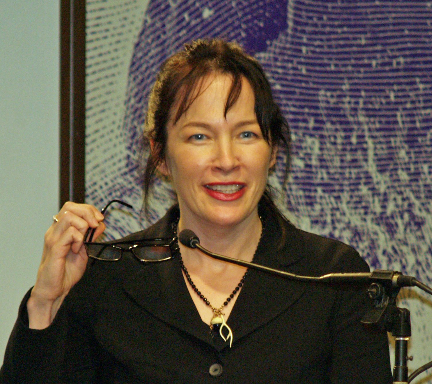 The Lovely Bones - Victim Perspective and Grief (image credits: By David Shankbone, CC BY-SA 3.0, https://commons.wikimedia.org/w/index.php?curid=2940734)