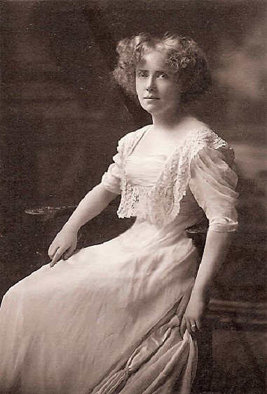 The Tony Awards – Broadway's Answer to Movie Glamour (image credits: By Theodore C. Marceau (1859-1922), Public domain, https://commons.wikimedia.org/w/index.php?curid=61635597)