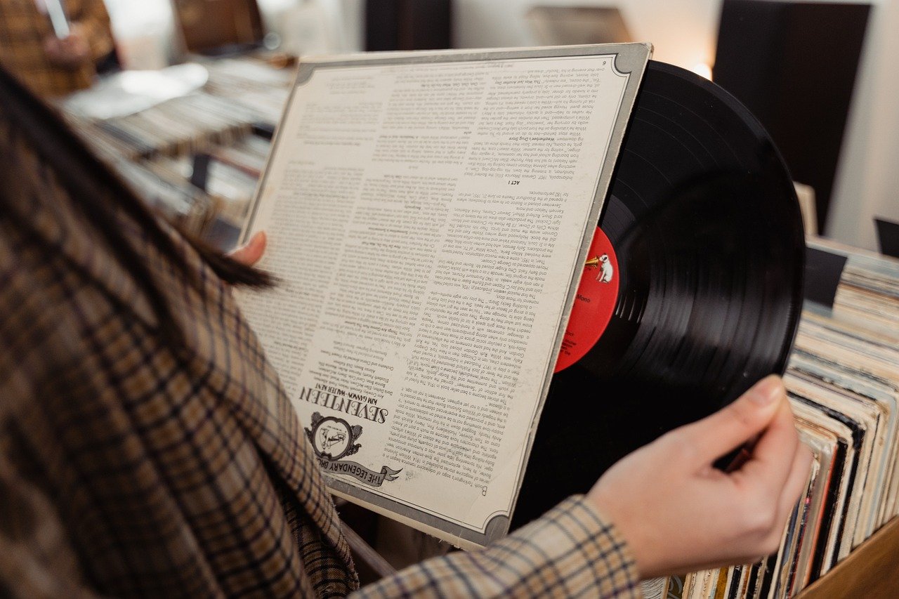 Streaming Fatigue and Music Ownership (image credits: pixabay)