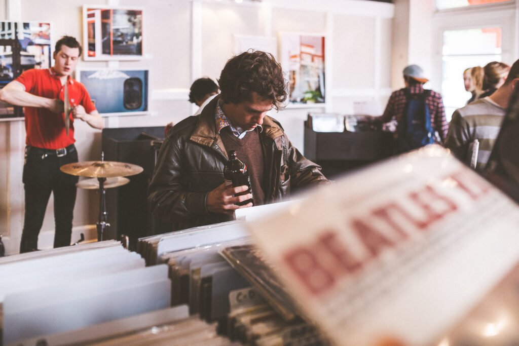 Why Vintage Vinyl Is Outselling CDs Again