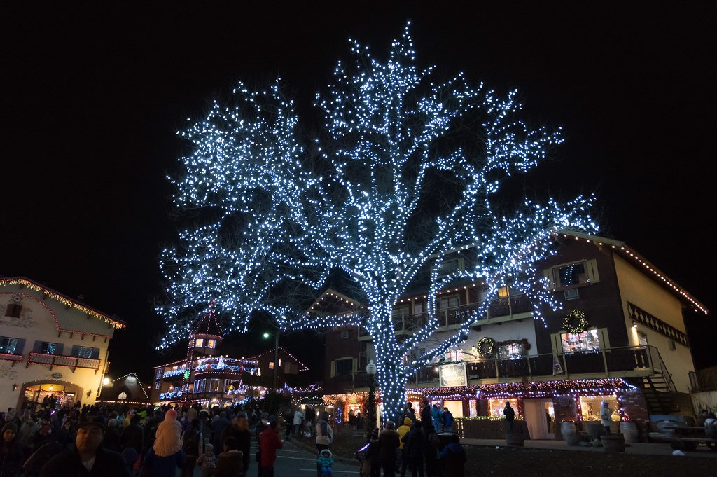 Leavenworth, Washington – A Bavarian Christmas Dream (image credits: flickr)