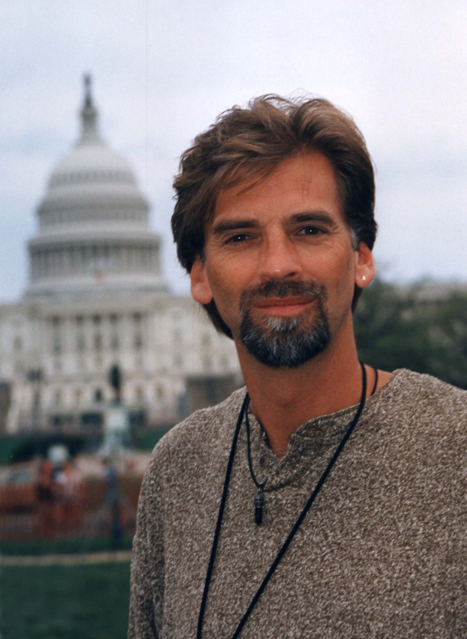 Footloose (1984): The Sound of Teen Rebellion (image credits: Kenny  Loggins, CC BY-SA 2.0, https://commons.wikimedia.org/w/index.php?curid=80101756)
