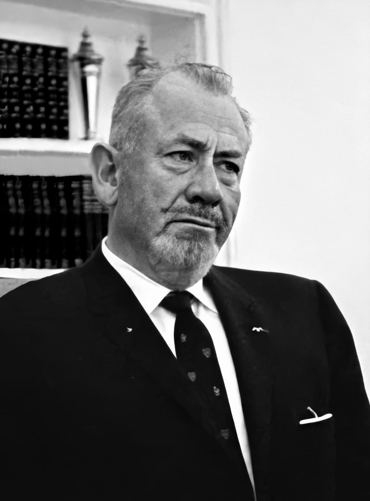 2. John Steinbeck (image credits: By JohnSteinbeck.JPG: US Government
derivative work: Homonihilis (talk), Public domain, https://commons.wikimedia.org/w/index.php?curid=6314036)