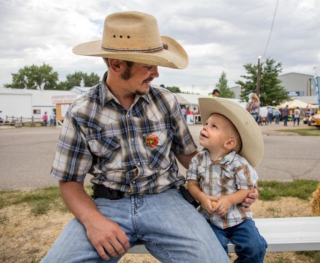 Reimagining Family and Community (image credits: rawpixel)