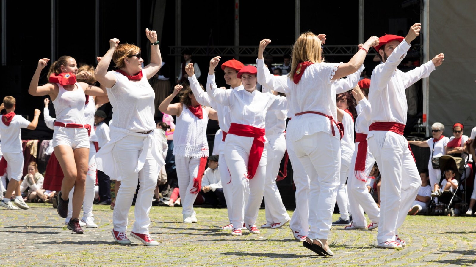 Looking Ahead: Will the Tradition Continue? (image credits: Sanfermines 2018, CC0, https://commons.wikimedia.org/w/index.php?curid=91858573)