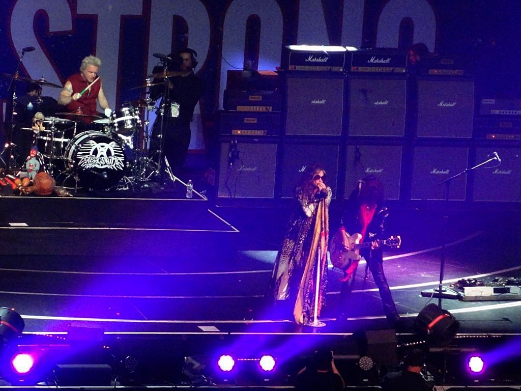 Conclusion: When Music Transcends Boundaries (image credits: flickr)