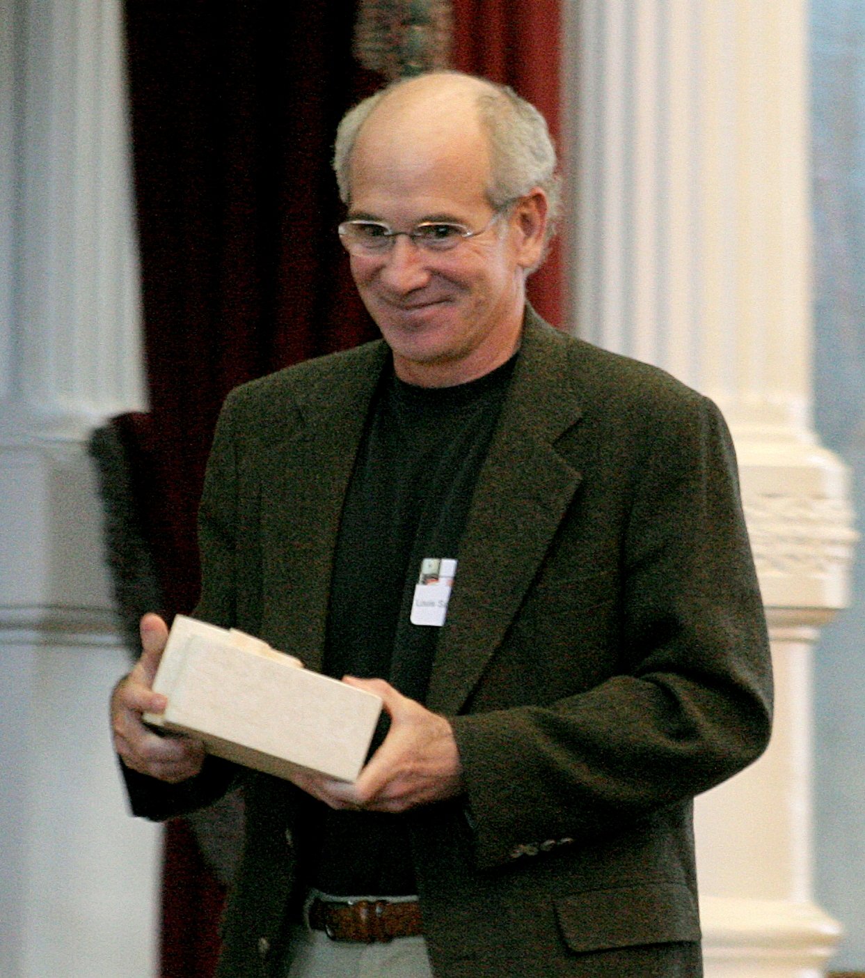 14. Louis Sachar (image credits: By Matthew C. Wright, CC BY-SA 3.0, https://commons.wikimedia.org/w/index.php?curid=4201860)