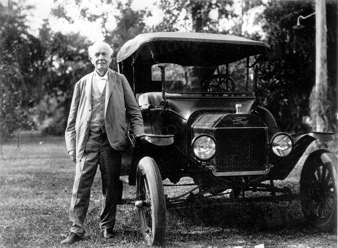 Ford Motor Company: The American Industrial Dynasty (image credits: rawpixel)