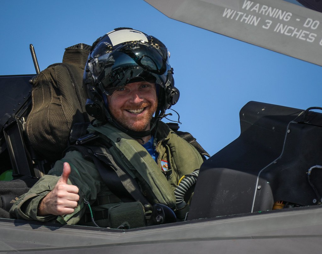 World War II and the Modern Thumbs-Up (image credits: flickr)