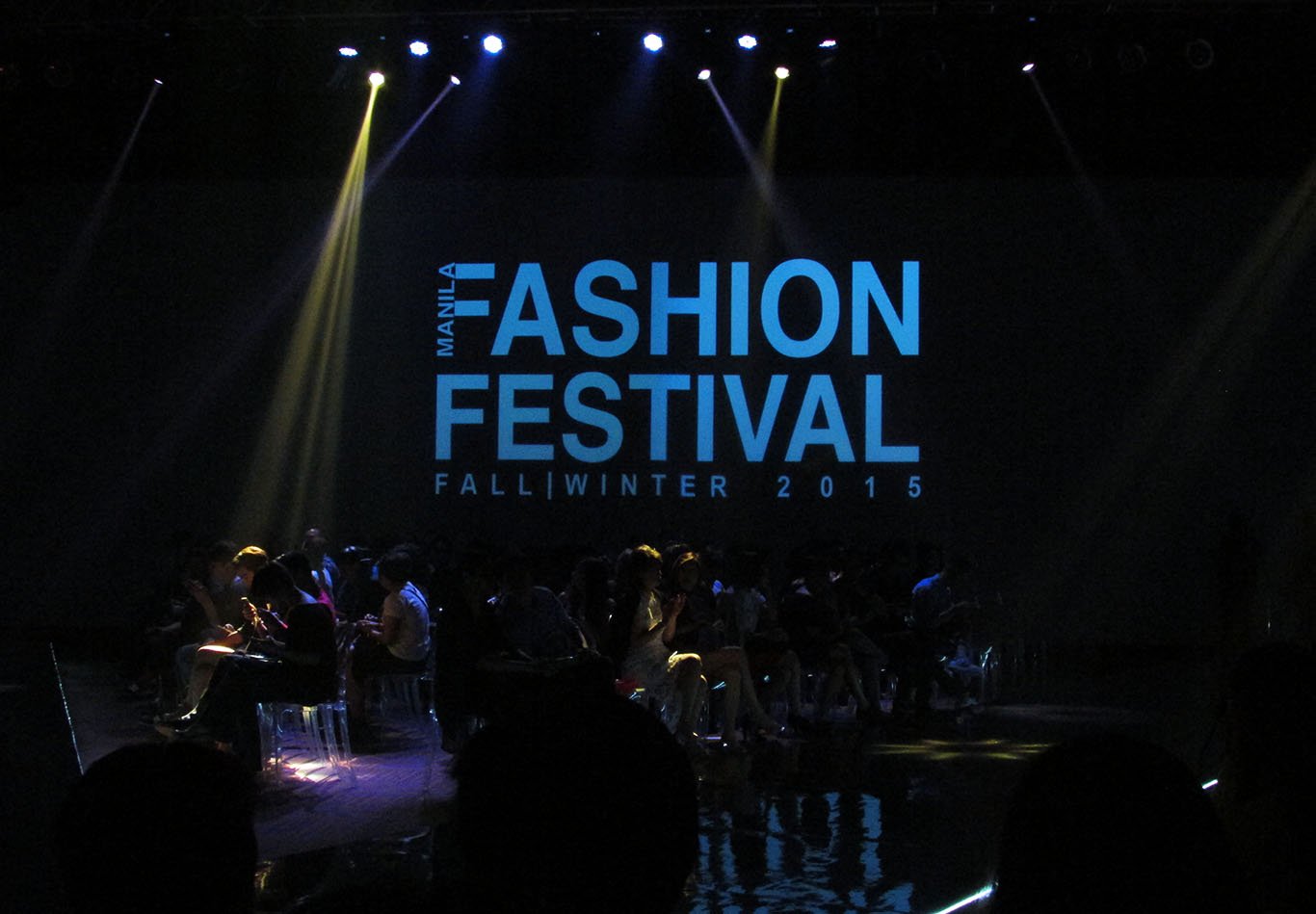 Festival Fashion Fiasco: When Your Outfit Costs More Than Your Ticket (image credits: wikimedia)