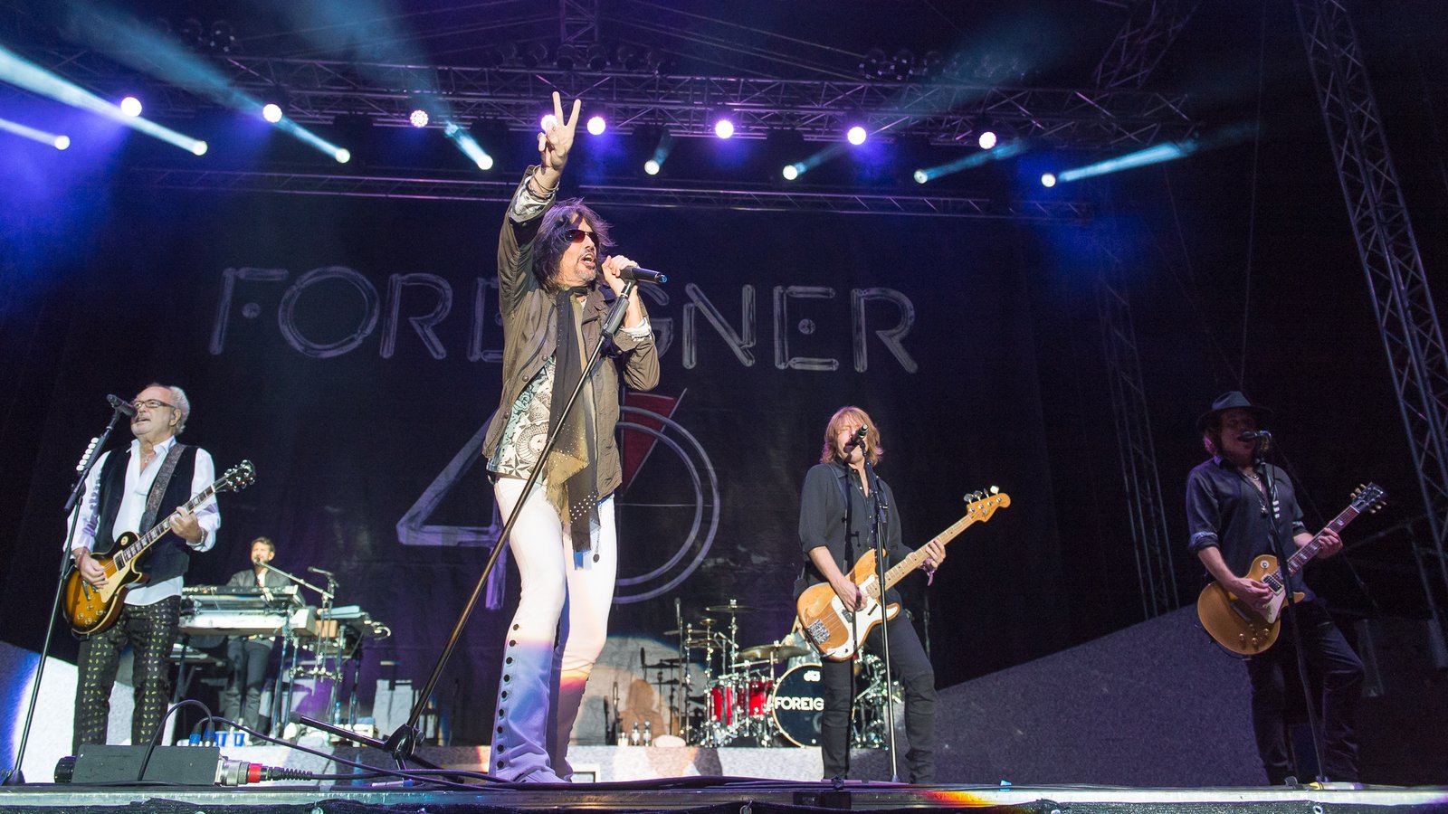 I Want to Know What Love Is by Foreigner (image credits: By Stefan Brending (2eight), CC BY-SA 3.0 de, https://commons.wikimedia.org/w/index.php?curid=50582848)