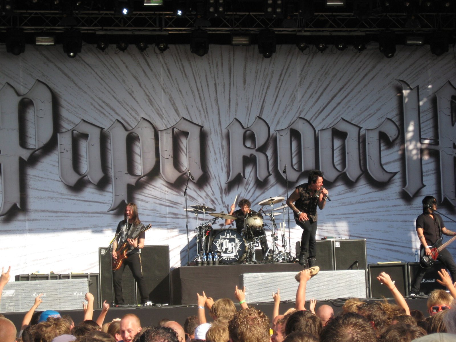 Infest – Papa Roach (image credits: By Ciell, CC BY-SA 3.0, https://commons.wikimedia.org/w/index.php?curid=10945387)