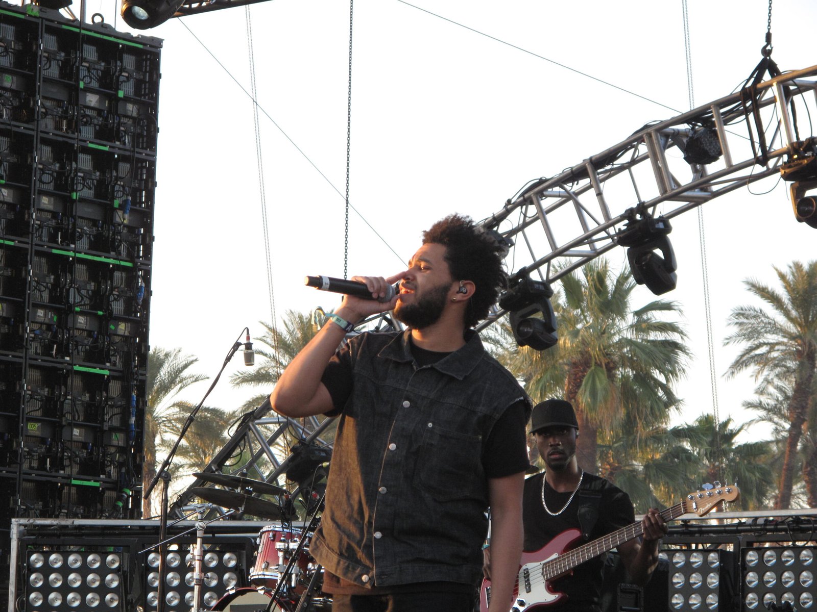 The Weeknd - Blinding Lights (image credits: Weeknd, CC BY 2.0, https://commons.wikimedia.org/w/index.php?curid=51479985)