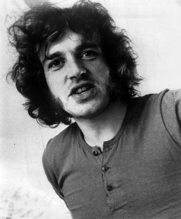 Joe Cocker – With a Little Help from My Friends (Originally by The Beatles) (image credits: eBay item
photo front

photo back, Public domain, https://commons.wikimedia.org/w/index.php?curid=17011388)