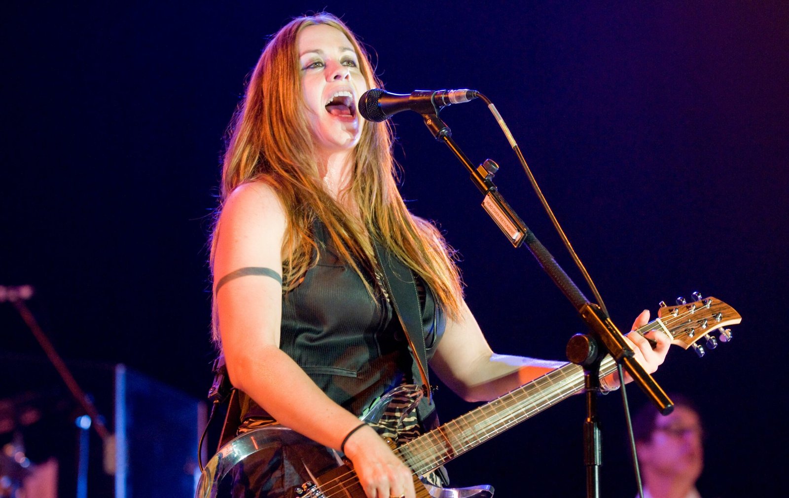 Alanis Morissette – Jagged Little Thrills (image credits: By livepict.com, CC BY-SA 3.0, https://commons.wikimedia.org/w/index.php?curid=6395349)