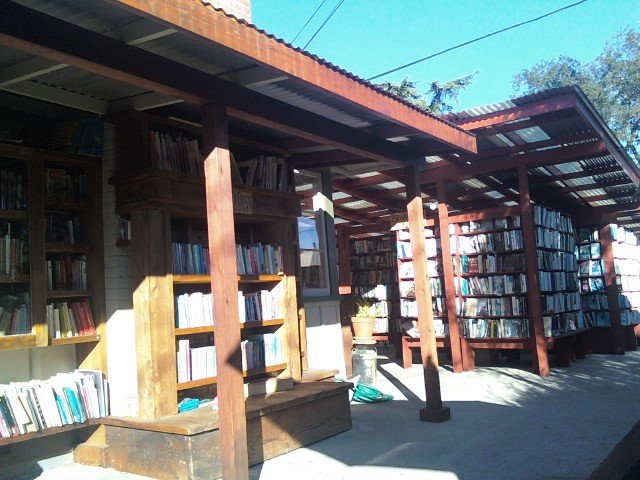California's Open-Air Literary Paradise (image credits: flickr)