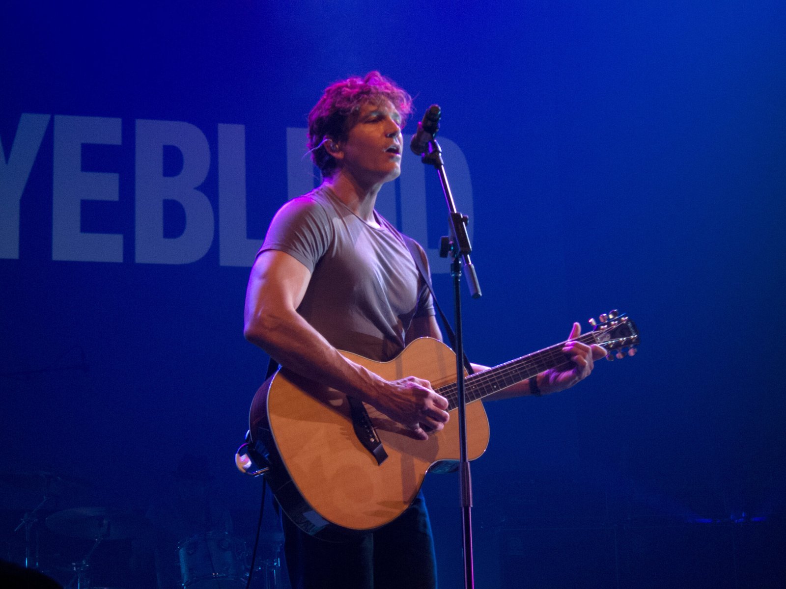 Semi-Charmed Life by Third Eye Blind (image credits: Flickr: Third Eye Blind Presented by Aetna at Austin City Limits Live at The Moody Theater, CC BY 2.0, https://commons.wikimedia.org/w/index.php?curid=18858153)