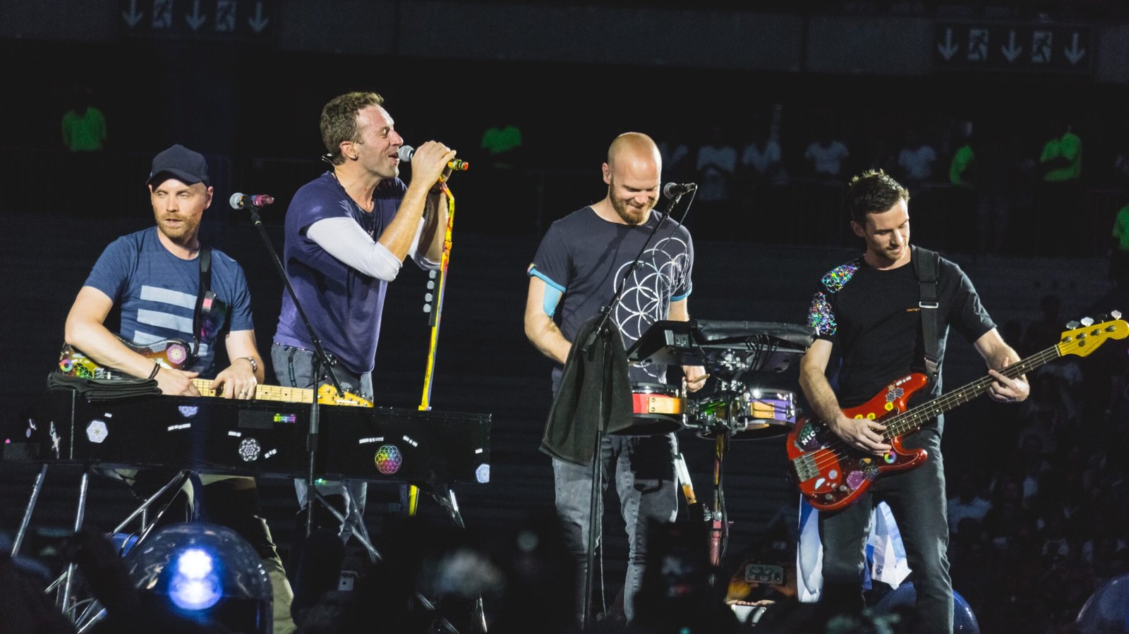 Coldplay Went Green and Made Bank (image credits: ColdplayParis160717-7, CC BY 2.0, https://commons.wikimedia.org/w/index.php?curid=61519126)