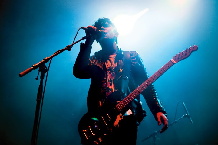 The Big Pink's Shoegaze-Electronic Fusion (image credits: By Simon Fernandez, CC BY 2.0, https://commons.wikimedia.org/w/index.php?curid=10034247)