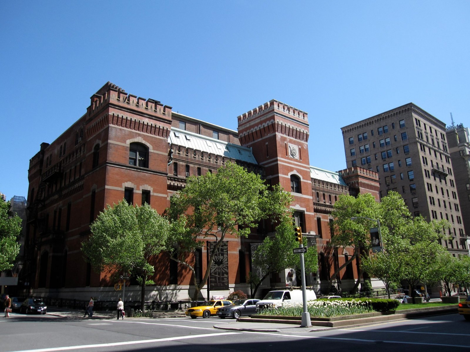 The Winter Show at Park Avenue Armory: A grand, once-a-year indoor treasure hunt (Image Credits: Wikimedia)