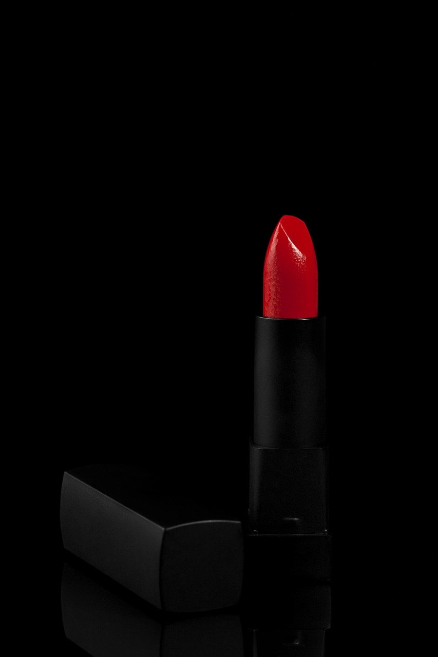 10 Budget-Friendly Beauty Gifts Under $25 That'll Spark Joy This Holiday