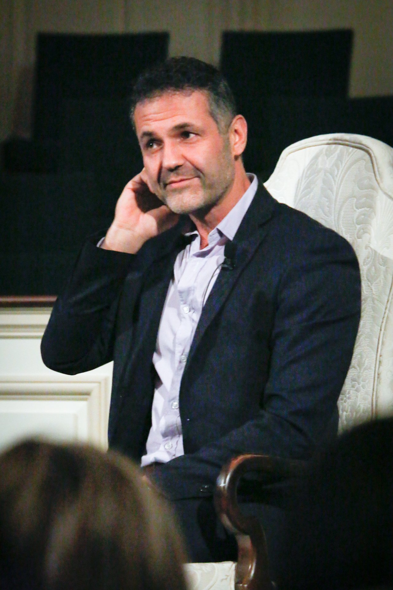 A Thousand Splendid Suns by Khaled Hosseini (Image Credits: Wikimedia)