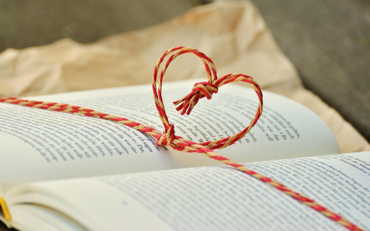 Emily Henry's Romance Renaissance (Image Credits: Pixabay)